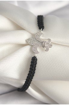 Pirinç Gümüş Renk Zirkon Taşlı Zambak Figür Asanrsörlü Makrome Model Kadın Bileklik Pirinç Gümüş Renk Zirkon Taşlı Zambak Figür Asanrsörlü Makrome Model Kadın Bileklik