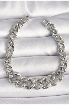 Pirinç Gümüş Renk Zirkon Taşlı Kalın Halka Model Kadın Bileklik Pirinç Gümüş Renk Zirkon Taşlı Kalın Halka Model Kadın Bileklik