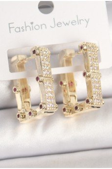 Pirinç Gold Renk Kare Zirkon Taşlı Kadın Küpe Pirinç Gold Renk Kare Zirkon Taşlı Kadın Küpe