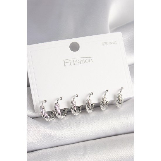 925 Ayar Gümüş Çivi Pirinç Gümüş Renk İşlemeli Halka Model Kadın Küpe Seti 925 Ayar Gümüş Çivi Pirinç Gümüş Renk İşlemeli Halka Model Kadın Küpe Seti