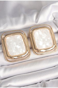Pirinç Gold Renk Beyaz Mineli Kare Model Kadın Küpe