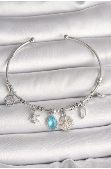 Pirinç Gümüş Renk Sallantı Pusula Figür Kalp Detay Charm Kadın Bileklik Pirinç Gümüş Renk Sallantı Pusula Figür Kalp Detay Charm Kadın Bileklik