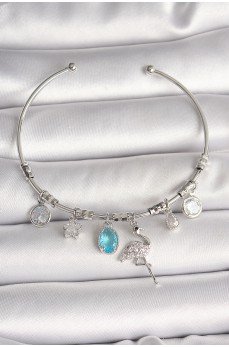 Pirinç Gümüş Renk Sallantı Zirkon Taşlı Filaminga Figür Charm Kadın Bileklik Pirinç Gümüş Renk Sallantı Zirkon Taşlı Filaminga Figür Charm Kadın Bileklik