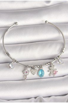 Pirinç Gümüş Renk Sallantı Zirkon Taşlı Ayıcık Figür Çiçek Detay Charm Kadın Bileklik Pirinç Gümüş Renk Sallantı Zirkon Taşlı Ayıcık Figür Çiçek Detay Charm Kadın Bileklik