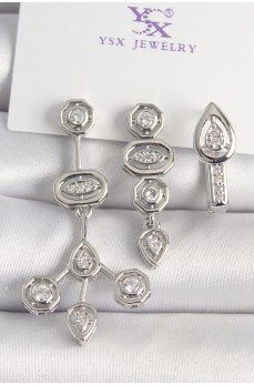 Pirinç Gümüş Renk Zirkon Taşlı Geometrik Model 3'Lü Kadın Kombin Küpe Pirinç Gümüş Renk Zirkon Taşlı Geometrik Model 3'Lü Kadın Kombin Küpe