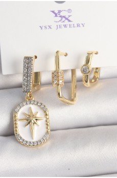 Pirinç Gold Renk Sallantı Zirkon Taş İşlmeli Yıldız Portre Model 3'Lü Kadın Kombin Küpe Pirinç Gold Renk Sallantı Zirkon Taş İşlmeli Yıldız Portre Model 3'Lü Kadın Kombin Küpe
