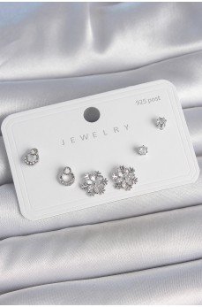 Pirinç Gümüş Renk Zirkon Taşlı Kar Tanesi Model 925 Ayar Gümüş Çivi Kadın Küpe Seti Pirinç Gümüş Renk Zirkon Taşlı Kar Tanesi Model 925 Ayar Gümüş Çivi Kadın Küpe Seti