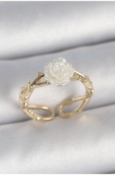 Pirinç Gold Renk Beyaz Gül Model Ayarlanabilir Kadın Yüzük Pirinç Gold Renk Beyaz Gül Model Ayarlanabilir Kadın Yüzük