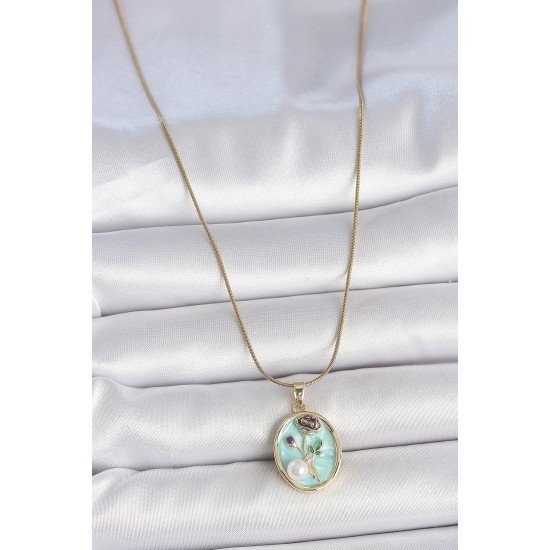 316L Çelik Gold Renk Zincir Mavi Çiçek İşlemeli İnci Detay Portre Model Kadın Kolye