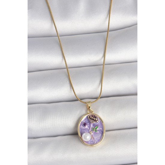 316L Çelik Gold Renk Zincir Mor Çiçek İşlemeli İnci Detay Portre Model Kadın Kolye
