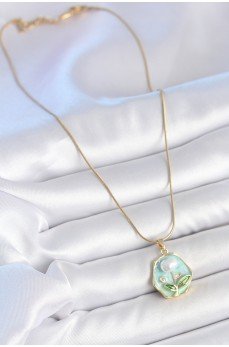 316L Çelik Gold Renk Zincir Mavi Çiçek İşlemeli İnci İşlemeli Portre Model Kadın Kolye