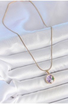 316L Çelik Gold Renk Zincir Mor Çiçek İşlemeli Zirkon Taş İnci Detaylı Minimal Portre Model Kadın Kolye