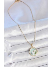 316L Çelik Gold Renk Zincir Turkuaz Mineli İncili Çiçek İşlemeli Portre Model Kadın Kolye