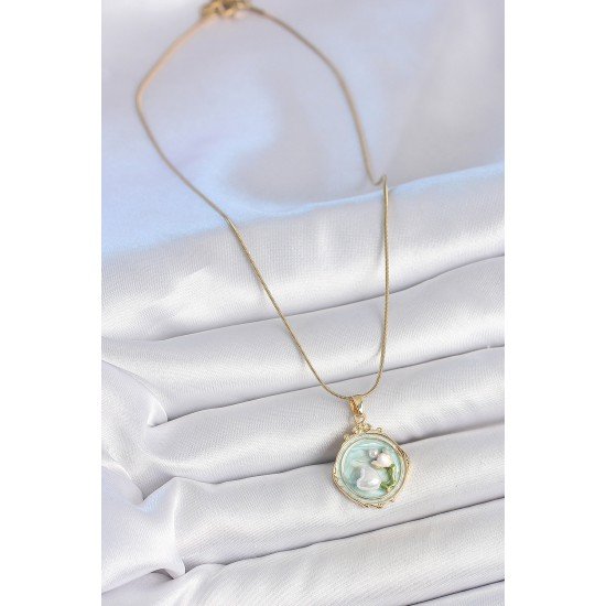 316L Çelik Gold Renk Zincir Turkuaz Mineli İncili Çiçek İşlemeli Portre Model Kadın Kolye 316L Çelik Gold Renk Zincir Turkuaz Mineli İncili Çiçek İşlemeli Portre Model Kadın Kolye