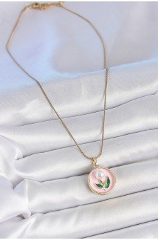 316L Çelik Gold Renk Zincir Pembe Mineli İncili Çiçek İşlemeli Portre Model Kadın Kolye