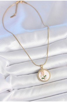 316L Çelik Gold Renk Beyaz Mineli İncili Çiçek İşlemeli Portre Model Kadın Kolye