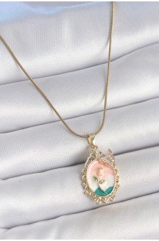 316L Çelik Gold Renk Zincir Mix Renk Çiçek İşlemeli Zirkon Taş Detaylı Portre Model Kadın Kolye