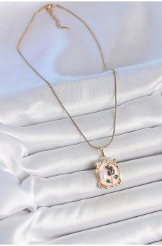 316L Çelik Gold Renk Zincir Pembe Mineli Çiçek İşlemli İnci Detay Portre Model Kadın Kolye
