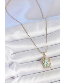 316L Çelik Gold Renk Zincir Mavi Mineli Çiçek İşlemeli Zirkon Taşlı Kelebek Detay Portre Model Kadın Kolye