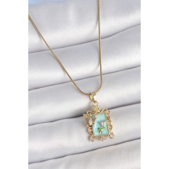 316L Çelik Gold Renk Zincir Mavi Mineli Çiçek İşlemeli Zirkon Taşlı Kelebek Detay Portre Model Kadın Kolye