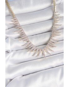 Pirinç Gold Renk Zirkon Taşlı Sivri Model VIP Seri Kadın Kolye