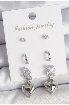 Pirinç Gümüş Renk Zirkon Taşlı Sallantılı Kalp Model Yarım Halka Detay 3 Çfit Kadın Küpe Seti