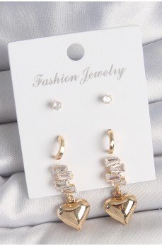 Pirinç Gold Renk Zirkon Taşlı Sallantılı Kalp Model Yarım Halka Detay 3 Çift Kadın Küpe Seti Pirinç Gold Renk Zirkon Taşlı Sallantılı Kalp Model Yarım Halka Detay 3 Çift Kadın Küpe Seti