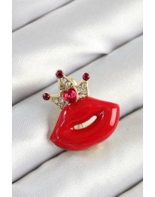 Zirkon Taşlı Kraliçe Taç Detaylı 3D Kırmızı Dudak Figürlü Gold Renk Kadın Broş