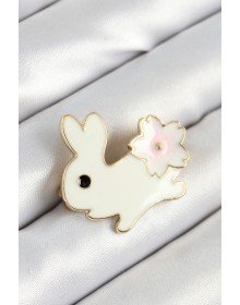 Mineli Çiçek Detaylı Krem Tavşan Figürlü Gold Renk Kadın Broş