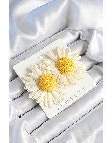 Papatya Model Beyaz Ve Sarı Renk Kadın Küpe