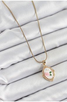 316L Çelik Zincir Beyaz Sanatsal Portre İnci Detaylı Gül Figürlü Model Gold Renk Kadın Kolye