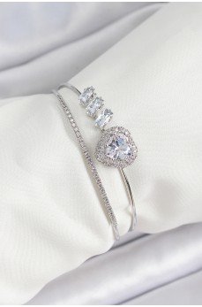 Pirinç Gümüş Renk Kalpli Zirkon Taşlı Kadın Bileklik