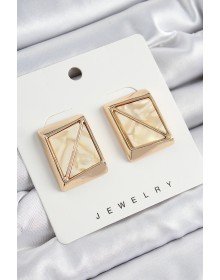 Pirinç Krem Üçgen Kesim Detaylı Kare Model Vintage Gold Renk Kadın Küpe