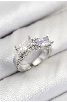 Pirinç Zirkon Taşlı Dikdörtgen Model Gümüş Renk Kadın Yüzük