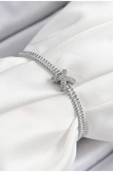 Pirinç Zirkon Taşlı X Detaylı Su Yolu Model Gümüş Renk Asansörlü Kadın Bileklik