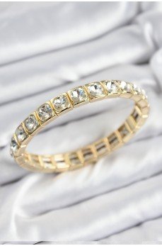 Pirinç Zirkon Taşlı Kare Model Gold Renk Lastikli Kadın Bileklik Pirinç Zirkon Taşlı Kare Model Gold Renk Lastikli Kadın Bileklik