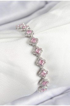 Pirinç Zirkon Taşlı Pembe Yonca Baget Model Gümüş Renk VIP Seri Kadın Bileklik