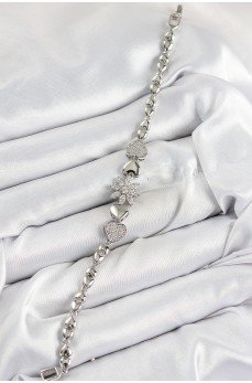 Pirinç Zirkon Taşlı Kalp Detaylı Çiçek Model Gümüş Renk Kadın Bileklik