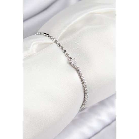 Pirinç Zirkon Taşlı Damla Model Ezme Zincir Gümüş Renk Kadın Bileklik Pirinç Zirkon Taşlı Damla Model Ezme Zincir Gümüş Renk Kadın Bileklik