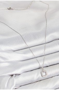 Pirinç Zirkon Taşlı Kare Model Gümüş Renk Kadın Kolye Pirinç Zirkon Taşlı Kare Model Gümüş Renk Kadın Kolye