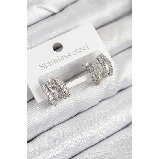 Pirinç Zirkon Taşlı Kıvrımlı Model Gümüş Renk Kadın Küpe