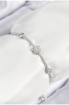 Pirinç Zirkon Taşlı Kar Tanesi Model Gümüş Renk Asansörlü Kadın Bileklik