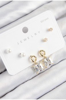 Pirinç Zirkon Taşlı Sallantılı Kare Model Gold Renk 925 Ayar Gümüş Çivi Kadın Küpe Set