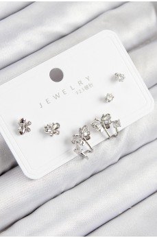 Pirinç Zirkon Taşlı Kelebek Model Gümüş Renk 925 Ayar Gümüş Çivi Kadın Küpe Set Pirinç Zirkon Taşlı Kelebek Model Gümüş Renk 925 Ayar Gümüş Çivi Kadın Küpe Set