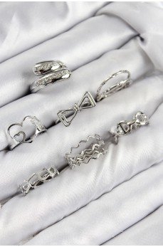 Pirinç Zirkon Taşlı Fiyonk Ve Kalp Model Gümüş Renk Kadın Yüzük Kombin Set