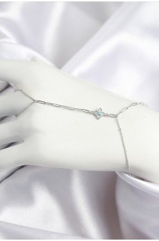 Pirinç Zirkon Taşlı Mavi Boncuklu Yonca Model Gümüş Renk Şahmeran Pirinç Zirkon Taşlı Mavi Boncuklu Yonca Model Gümüş Renk Şahmeran