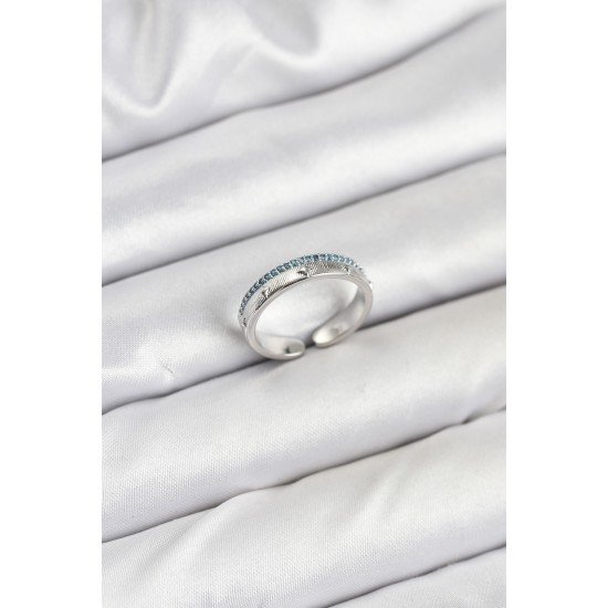 Pirinç Gümüş Renk Sıralı Zirkon Taşlı Kutup Yıldızı Model Kadın Yüzük Pirinç Gümüş Renk Sıralı Zirkon Taşlı Kutup Yıldızı Model Kadın Yüzük