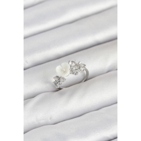 Pirinç Gümüş Renk Çiçek Model Zirkon Taşlı Kadın Yüzük