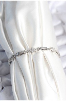 Pirinç Gümüş Renk Yıldız Model Kadın Bileklik Pirinç Gümüş Renk Yıldız Model Kadın Bileklik