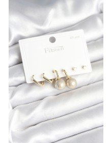 Pirinç Gold Renk İnci Detaylı 925 Gümüş Çivili Kadın Küpe Seti